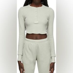 Skims Waffle Long Sleeve Crop Henley in Talc Size Large
